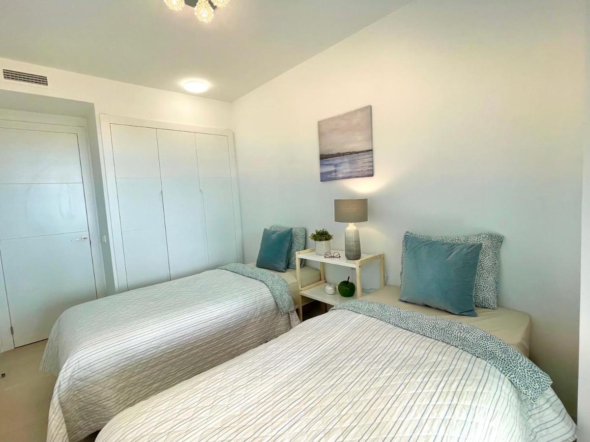 Luxury 3 Bedroom Apartment 300M From The Beach Fuengirola Buitenkant foto