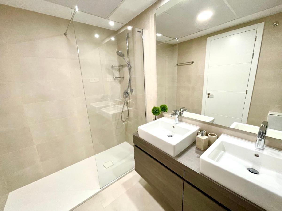 Luxury 3 Bedroom Apartment 300M From The Beach Fuengirola Buitenkant foto